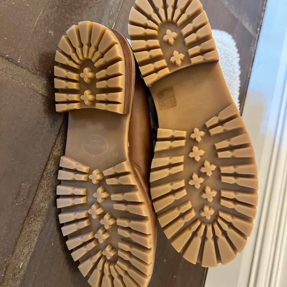 Aquazzura very gstaad shearling and leather ankle boots - Picture 6 of 7